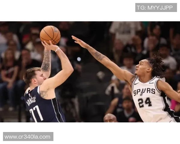 东契奇准三双攻防统治力尽显，文班亚马5失误离场，独行侠险胜诠释英雄联盟篮球